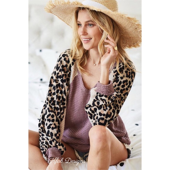 ❤️LAST 2! V Neck Popcorn Waffle Leopard Block Top! - Picture 4 of 15